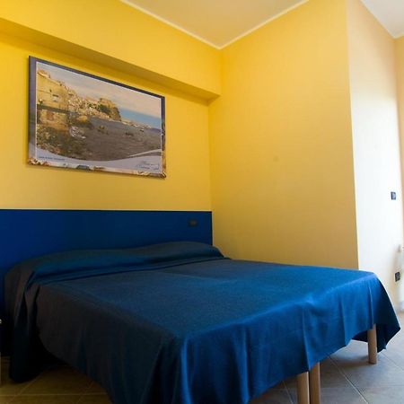 B&B Mare Nostrum Catona Di Reggio Calabria Szoba fotó