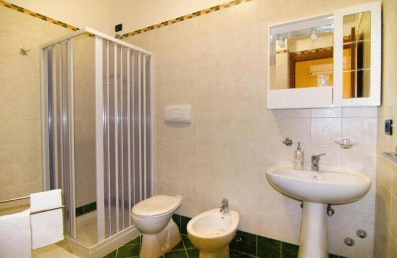 B&B Mare Nostrum Catona Di Reggio Calabria Szoba fotó